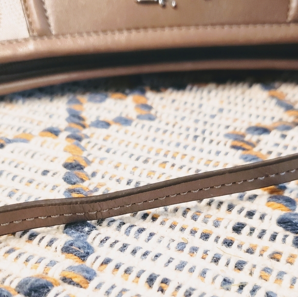 Coach Handbag ⭐Authentic⭐ - Picture 8 of 9